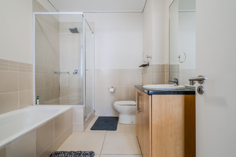 2 Bedroom Property for Sale in Sea Point Western Cape